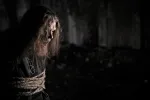Überwältigend ist eines der Worte, nach dem Ihr suchen werdet: „Under a timless spell“ von Diary of Dreams ist nämlich genau das: beeindruckend. Ergreifend. Überwältigend.