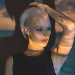 „Wenn ich möchte, dass sich etwas so anhört, wie es in meinem Kopf klingt, dann muss ich herausfinden, wie ich die Klänge aus meinem Kopf herausbekomme“: Interview mit Emma Hewitt über Ghost of the Light