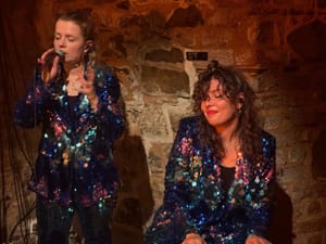 Herzchen in den Augen: UMME BLOCK live am 16.10.2025 in der Moritzbastei in Leipzig