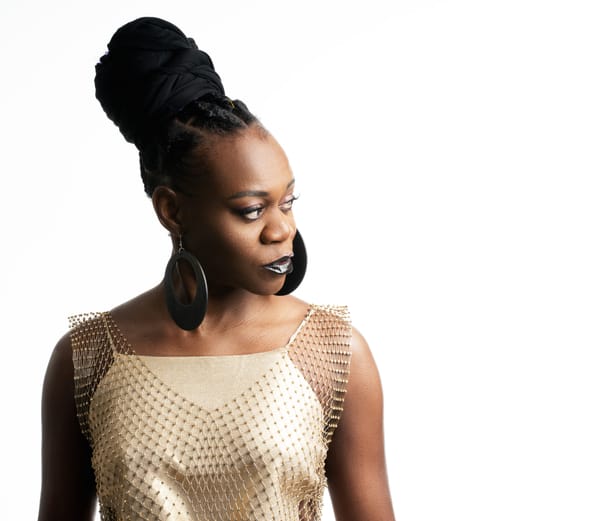 Empowerment und Feminismus in Form ziemlich cooler Mucke: Back to You von Alina Amuri