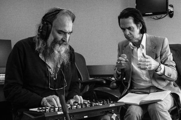 „Eine brutale, aber wunderschöne Aufnahme“: Carnage von Nick Cave und Warren Ellis