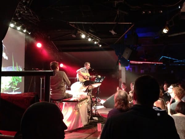 Humorvoll, authentisch und ganz großartig: Olli Schulz live am 13. Dezember 2012 in der Meier Music Hall in Braunschweig